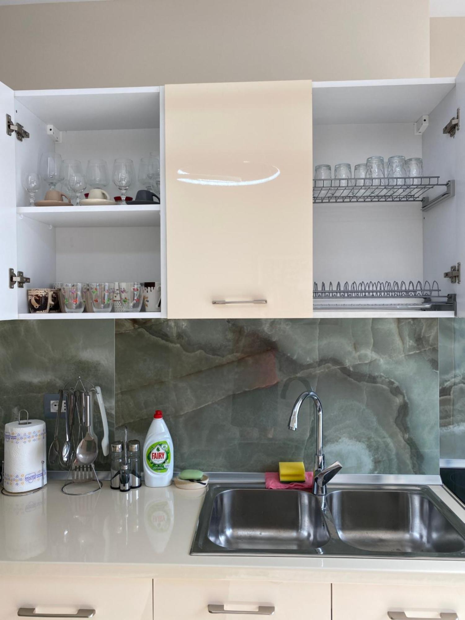 Tinas Rooms Дуррес Екстер'єр фото